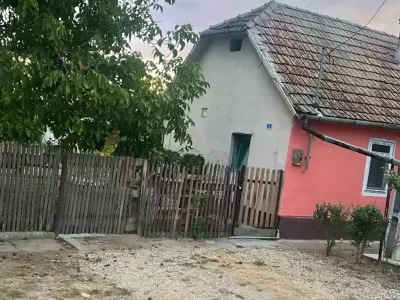 casa veche gard din lemn vanzare cumparare Dudeștii Noi Timiș